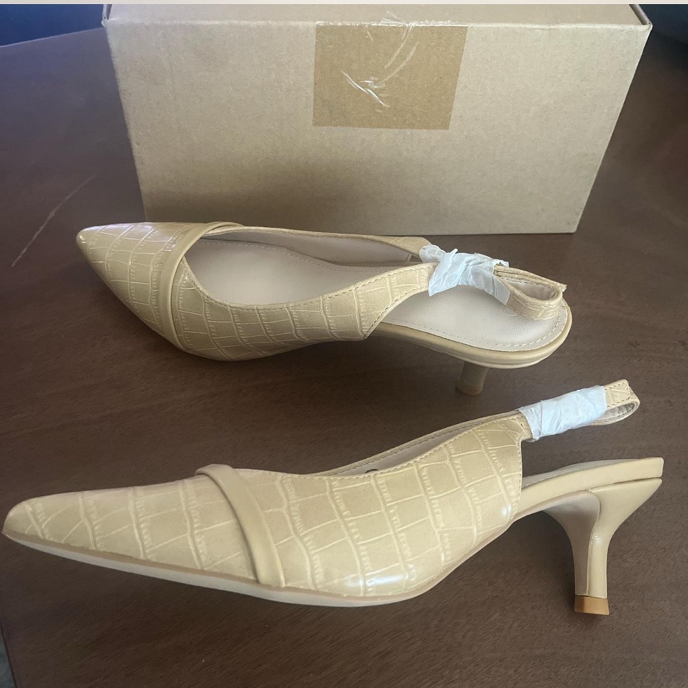 Beige Croc-Embossed Slingback Heels - Picture 4 of 5
